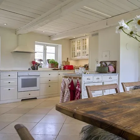 Merrit - 250m From The Sea By Interhome *