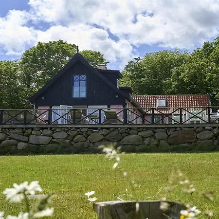 Dom wakacyjny Merrit - 250m From The Sea By Interhome Gudhjem