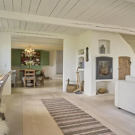 Merrit - 250m From The Sea By Interhome
